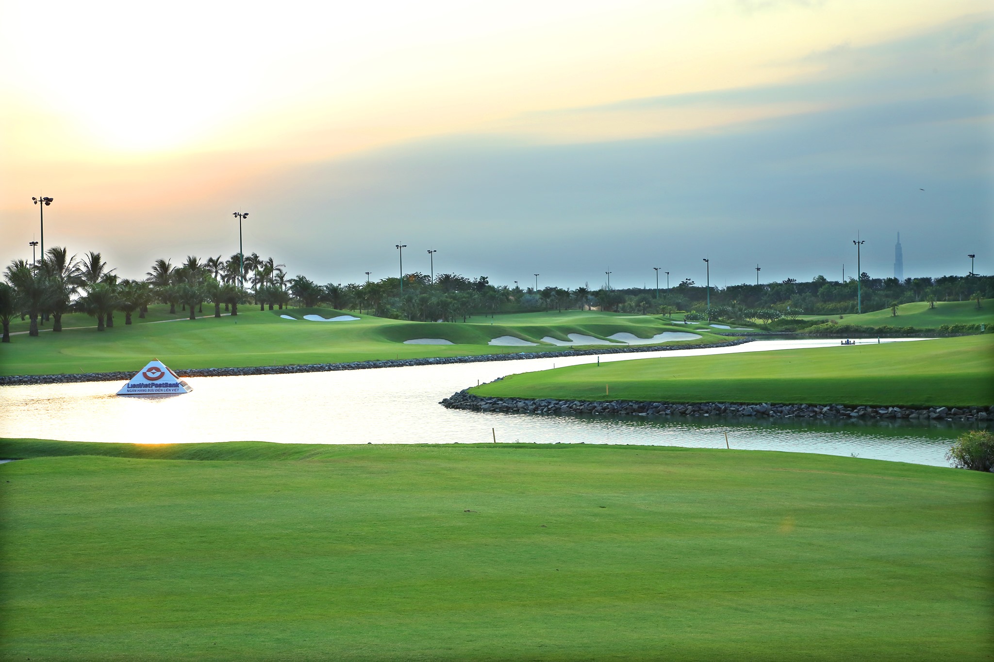 Chi Nhánh Công Ty CPĐT Long Biên - Sân Golf Tân Sơn Nhất